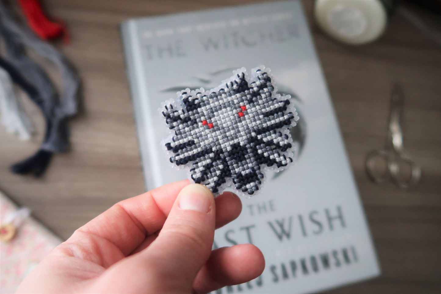 Cross stitch pattern - The Witcher 3 medallion