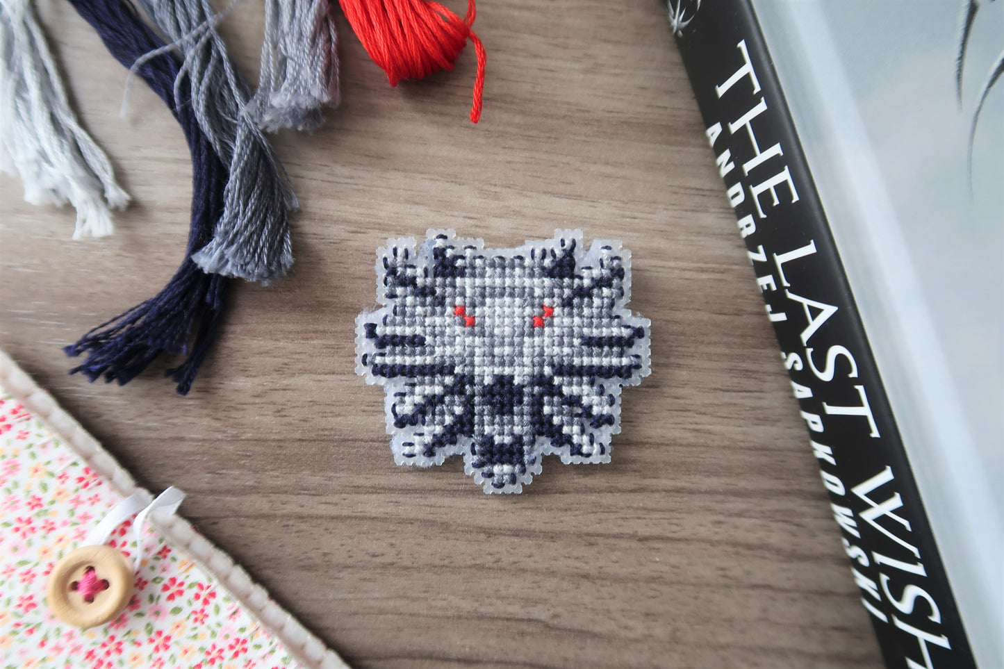 Cross stitch pattern - The Witcher 3 medallion