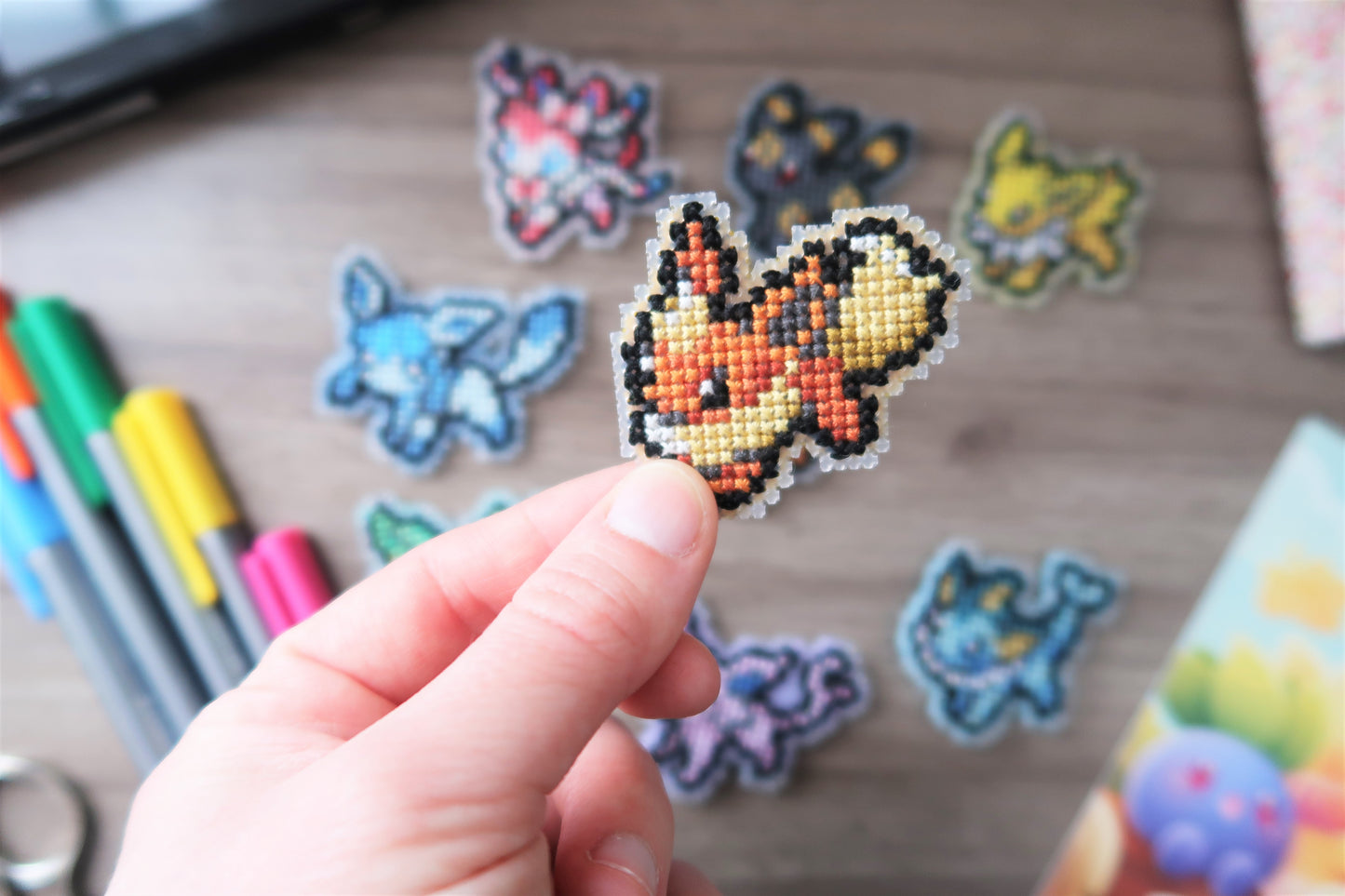 Pyroli, Aquali et Voltali de Pokémon - Kit de magnet en point de croix